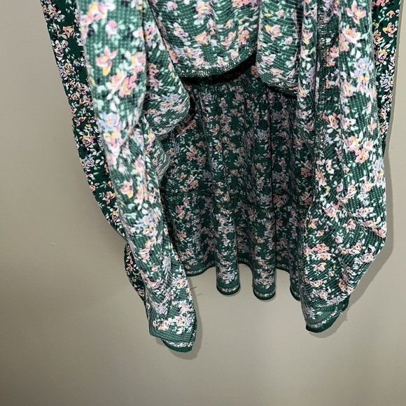 Flowy green floral dress - Picture 6 of 9